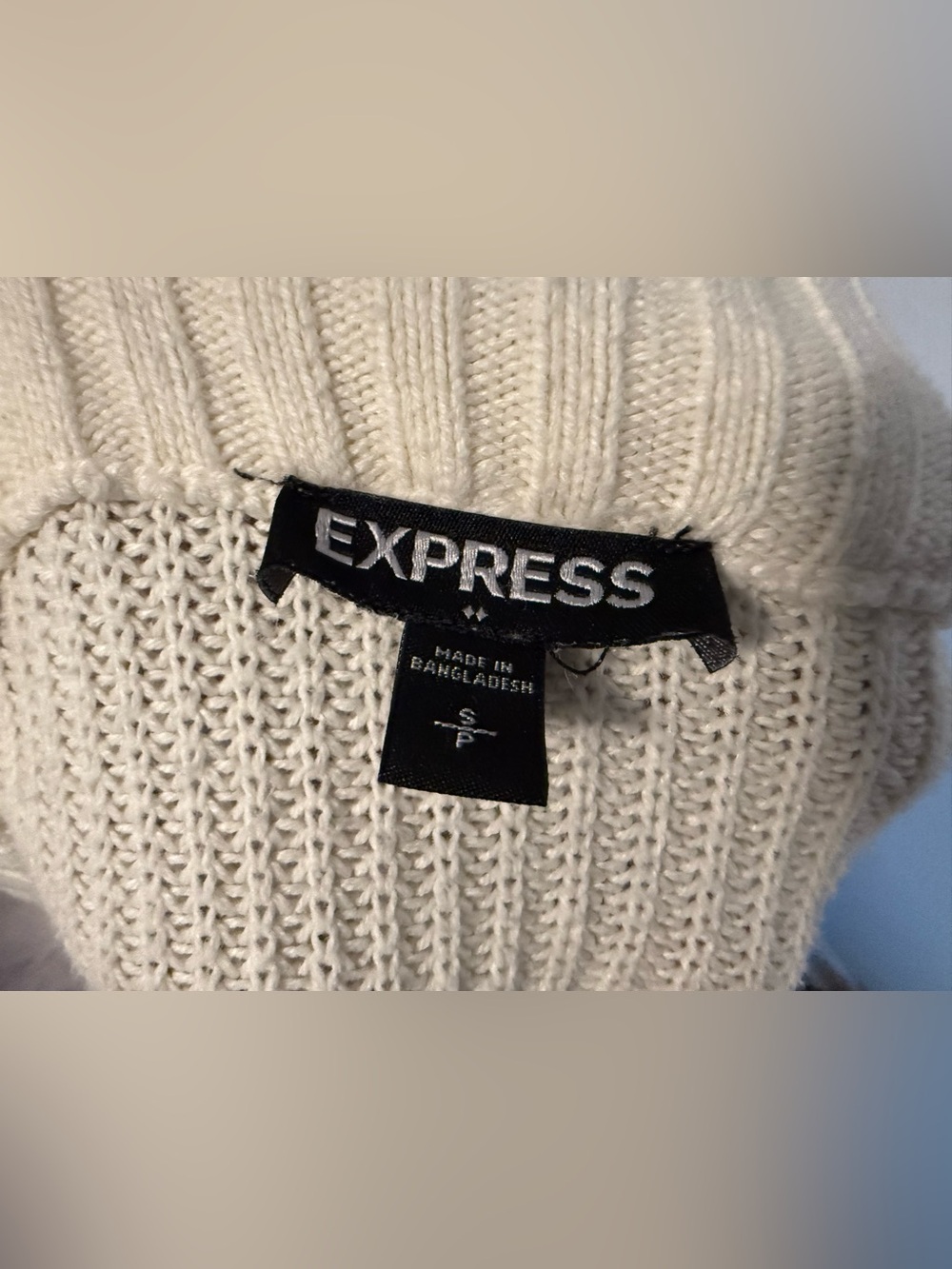 Express Cream Ribbed V-Neck Sweater - Picture 4 of 5